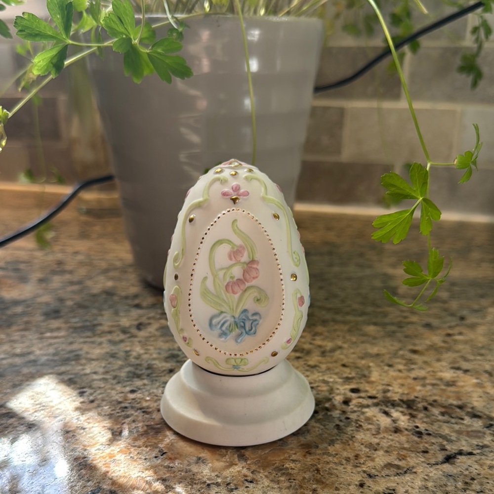 Decorative White Porcelain Egg with Floral Design